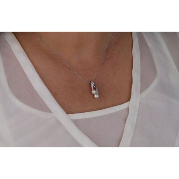 10k White Gold Freshwater Pearl and Diamond Necklace 18" Chain - Picture 2 of 7